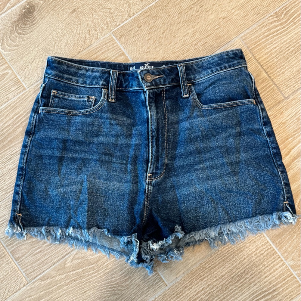 Hollister High-Rise Mom Shorts